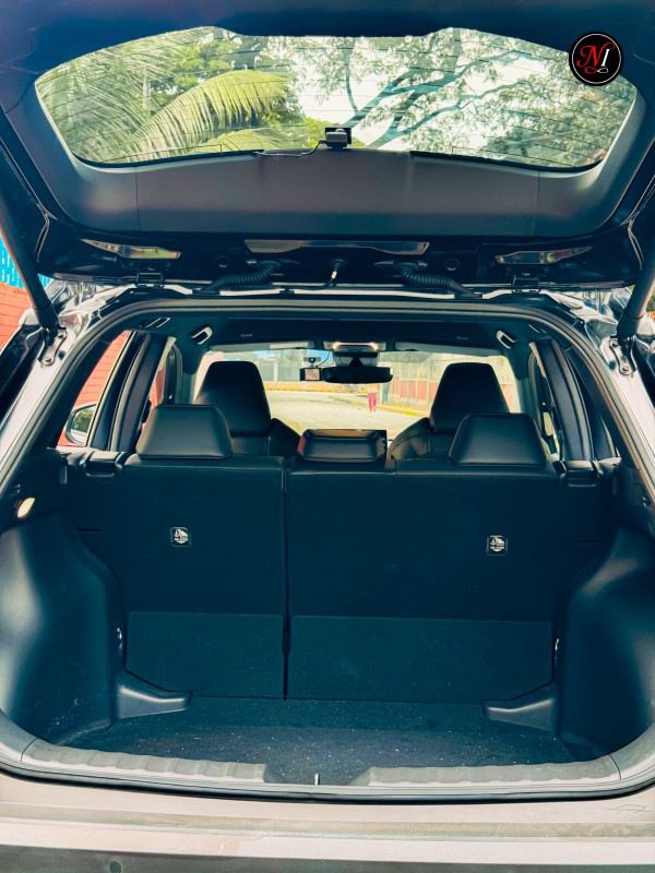 
								𝐂𝐨𝐫𝐨𝐥𝐥𝐚 𝐂𝐫𝐨𝐬𝐬 𝐙 𝐋𝐞𝐚𝐭𝐡𝐞𝐫 full									