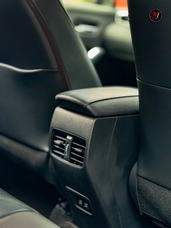 
								𝐂𝐨𝐫𝐨𝐥𝐥𝐚 𝐂𝐫𝐨𝐬𝐬 𝐙 𝐋𝐞𝐚𝐭𝐡𝐞𝐫 full									