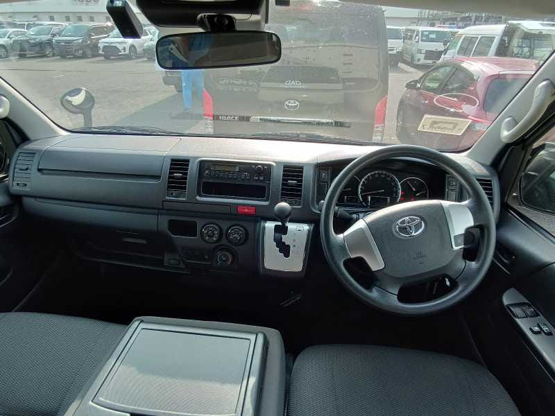 
								Hiace DX 2020 white full									