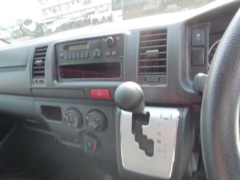 
								Hiace DX 2020 white full									