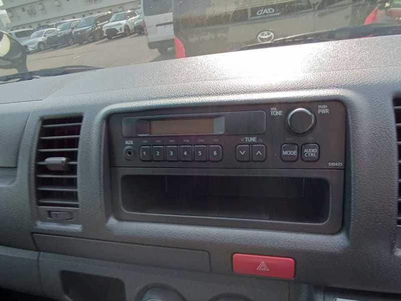 
								Hiace DX 2020 white full									