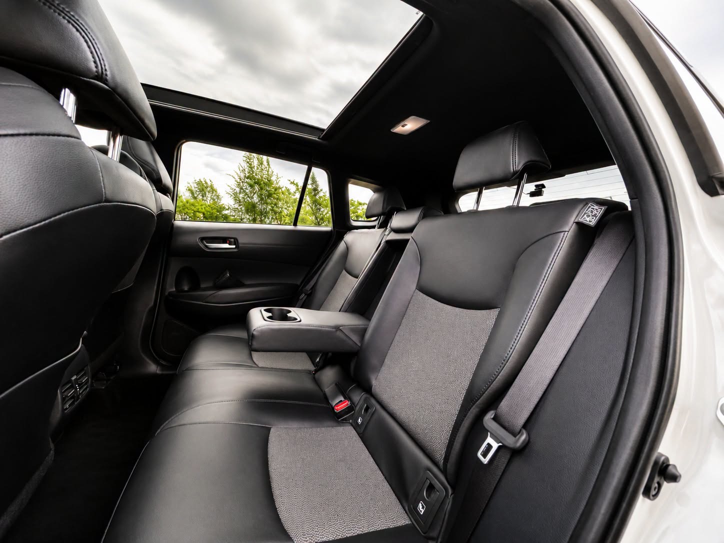 
								Corolla Cross Z 2022 – Pearl full									